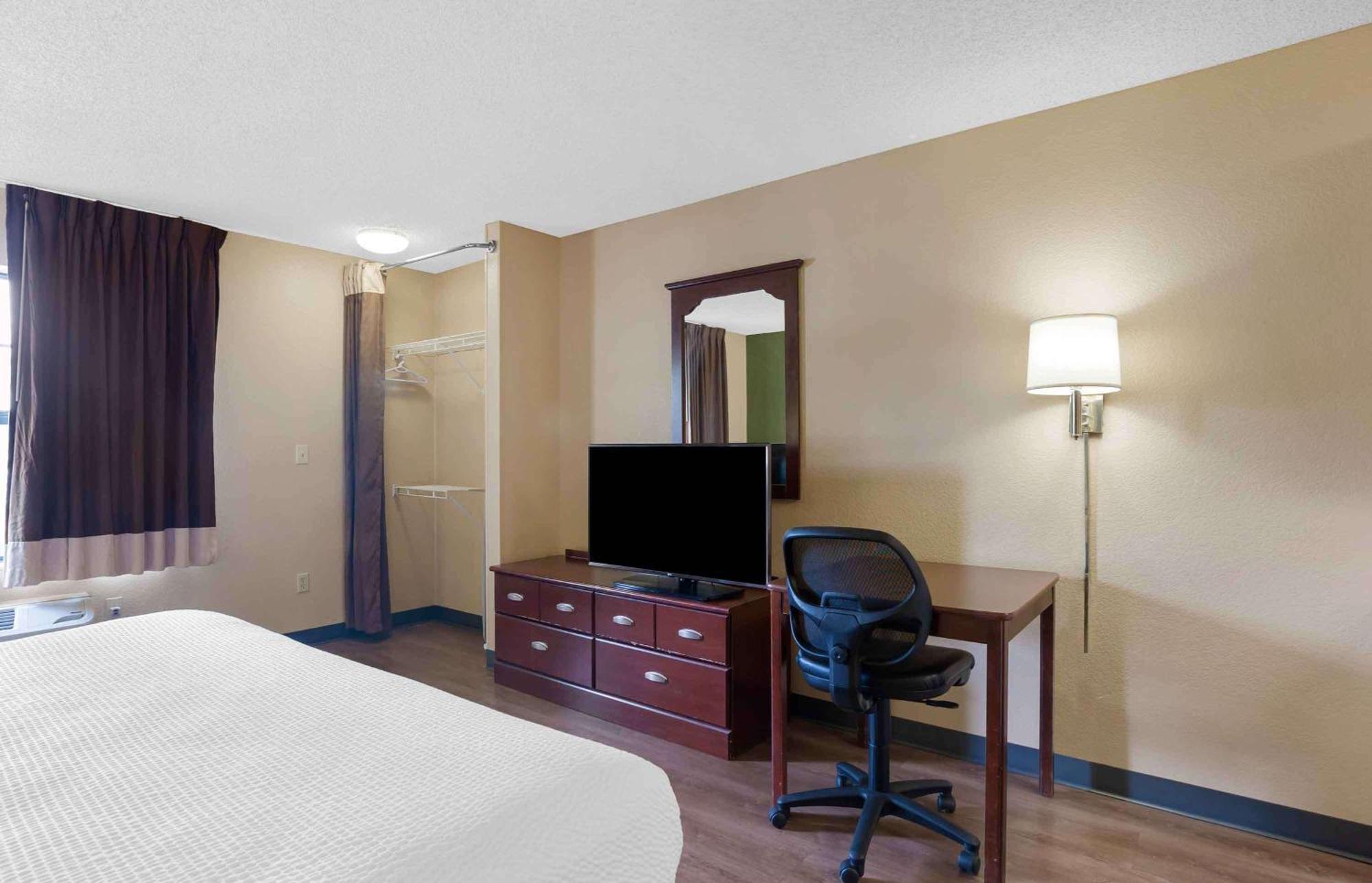 Extended Stay America Select Suites - Des Moines - Urbandale Clive Exterior photo