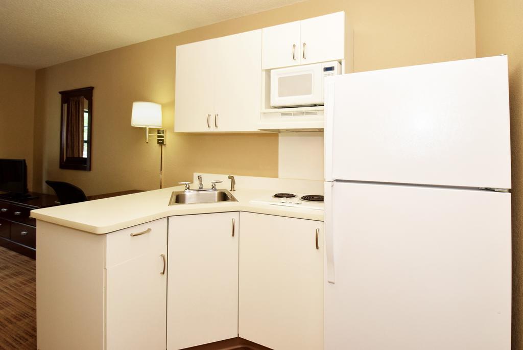 Extended Stay America Select Suites - Des Moines - Urbandale Clive Exterior photo